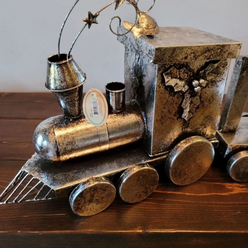 TII Collection Metal Train - Picture 2 of 8